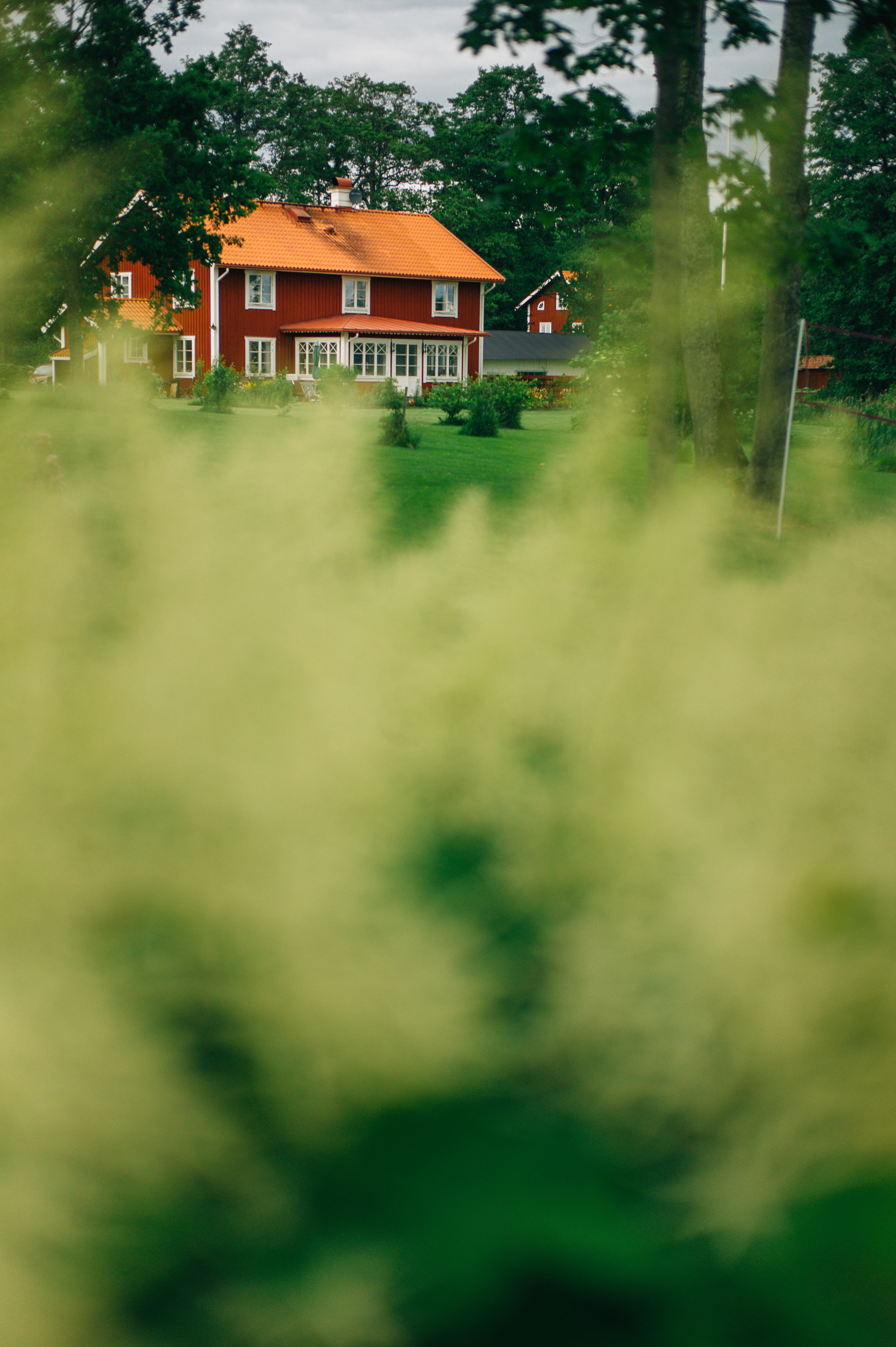 Wedding details at Beckershof barn wedding in Sweden