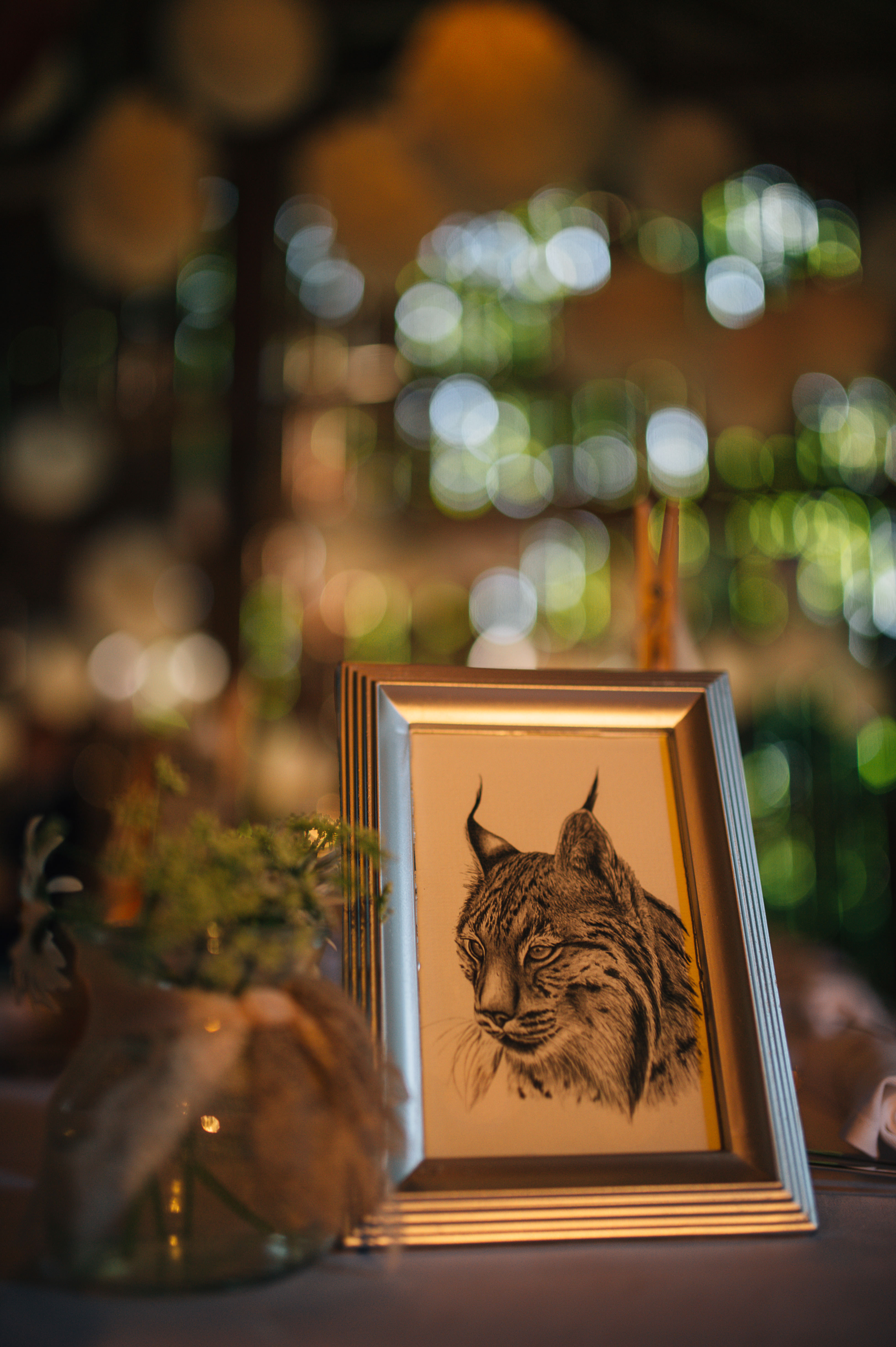 Dinner and speeches at the Beckershof barn wedding reception