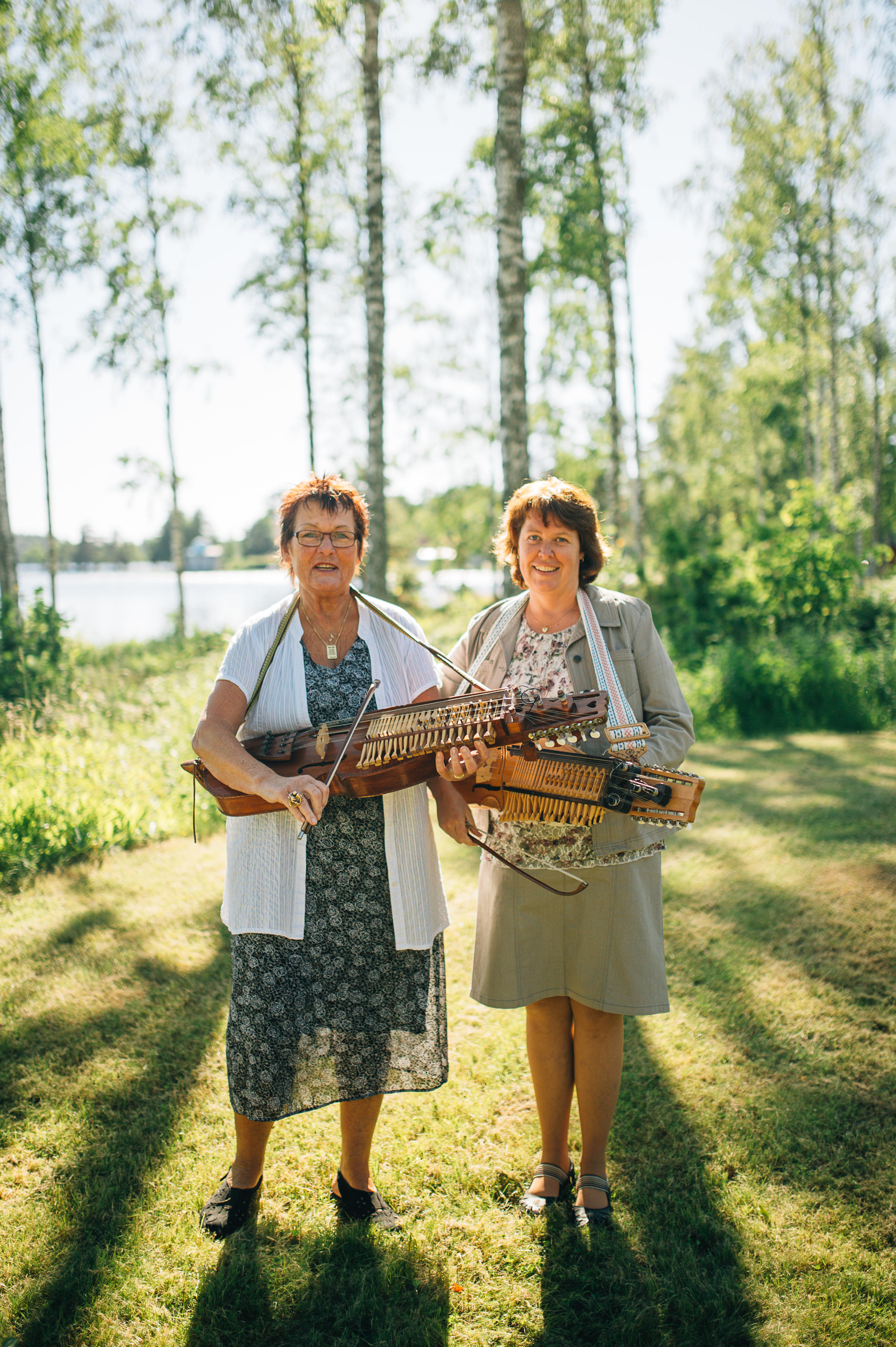 Couple portraits in Swedish nature after the ceremony
