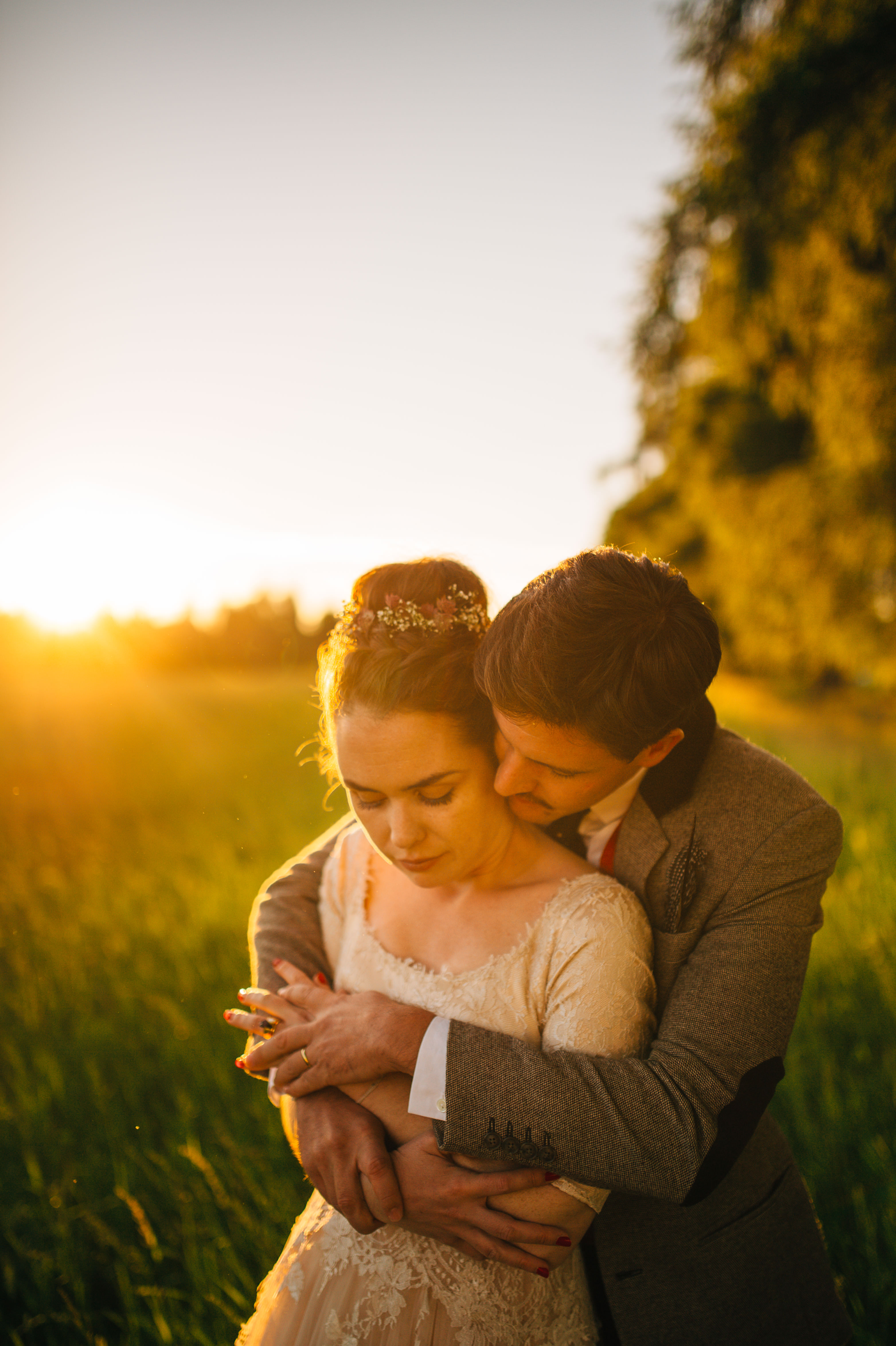 Golden hour portraits in the Swedish landscape near Beckershof