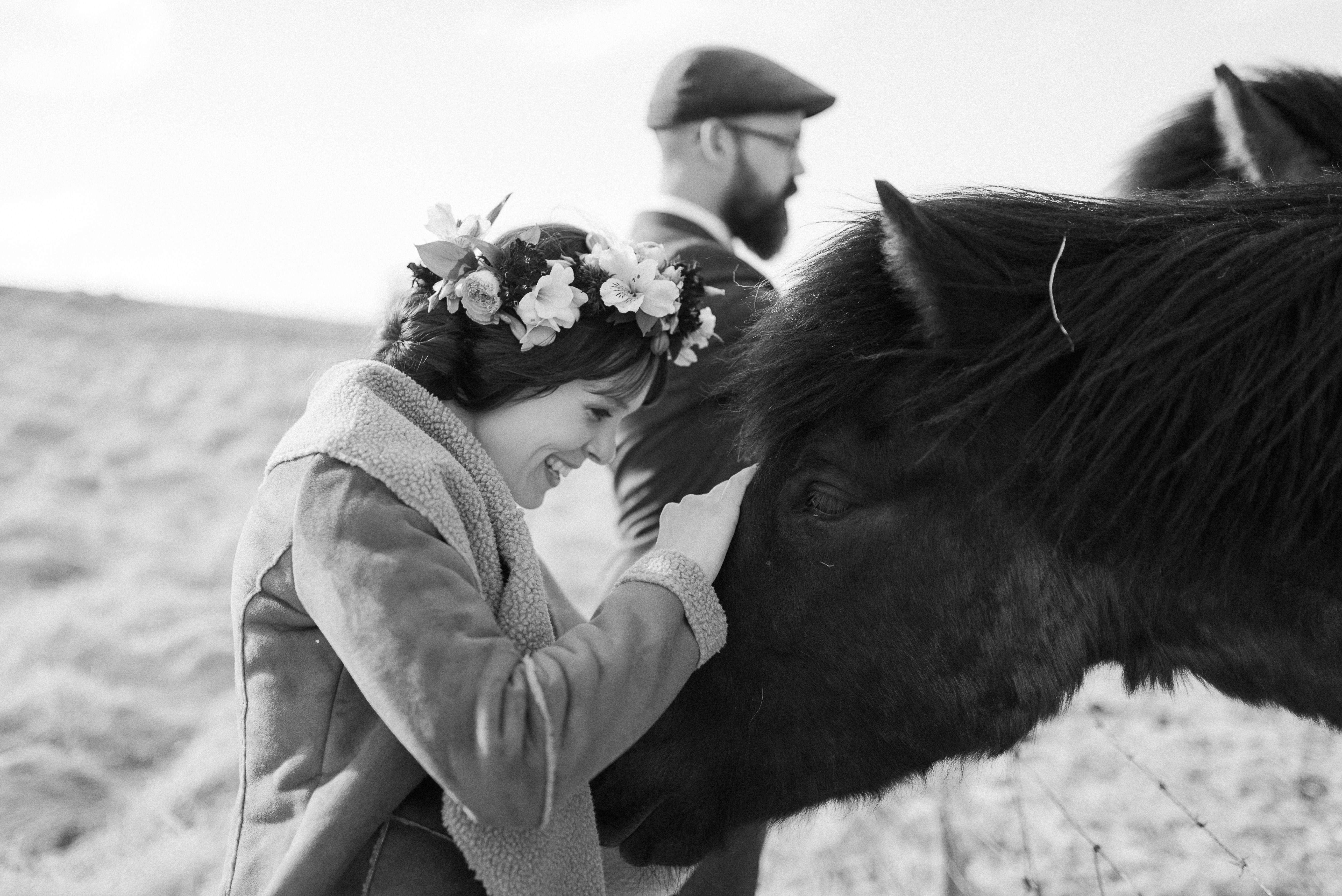 Coastal cliff portraits during Céline and Ben elopement in Iceland among Icelandic lava fields