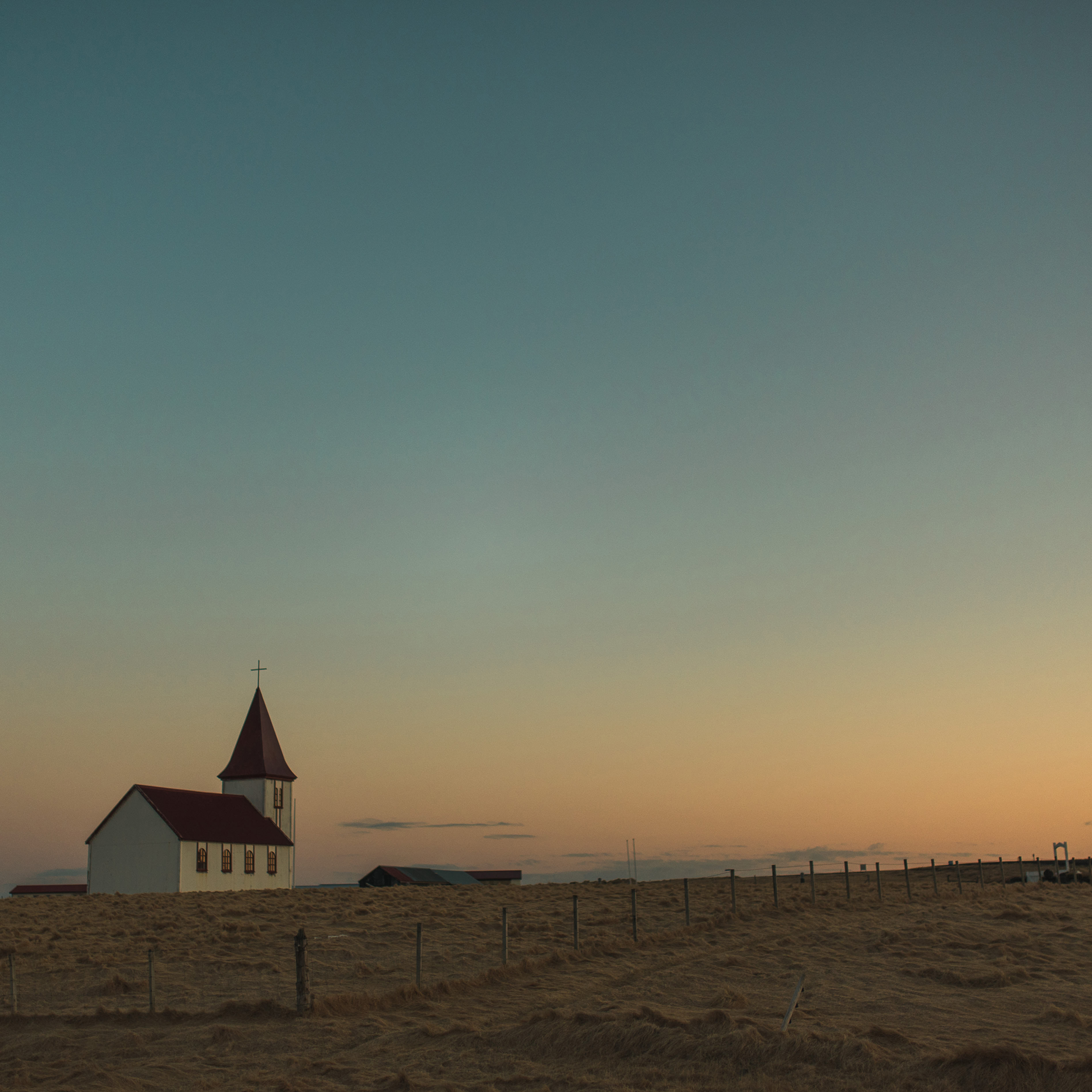 Golden hour elopement portraits on the Snæfellsnes Peninsula Iceland with Snæfellsjökull glacier backdrop