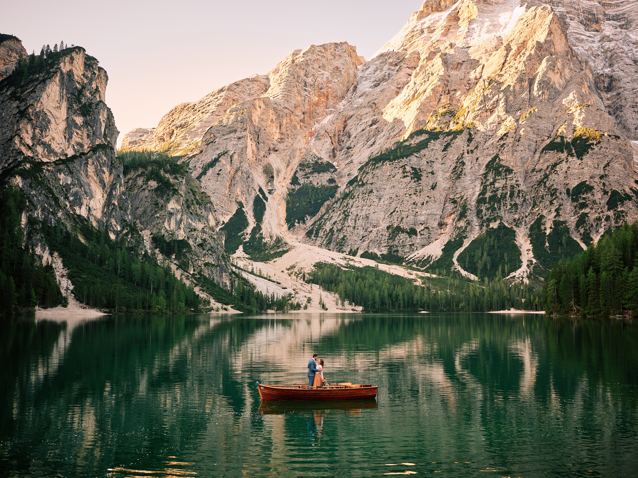 The turquoise water of Lago di Braies