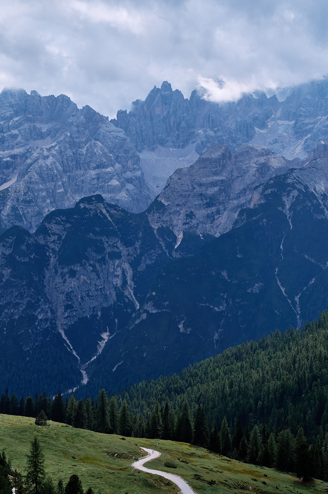 Champagne celebration at Prato Piazza, Dolomites wedding