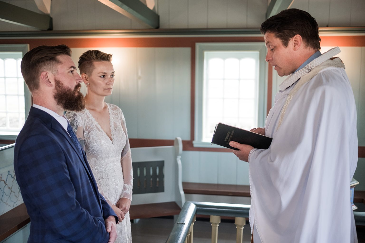 Exchanging vows with an Icelandic priest, Búðakirkja, Búðir