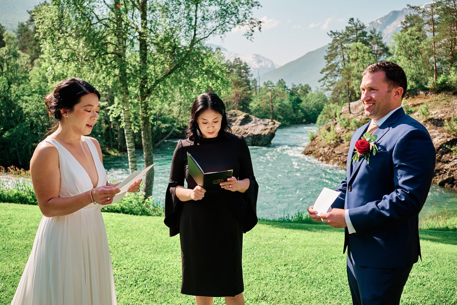 Reading the vows at a Juvet destination wedding