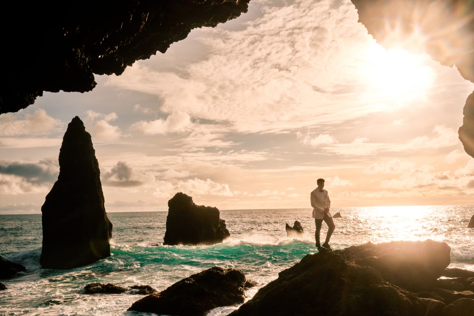 The sea cave at Valahnúkamöl framing the evening light