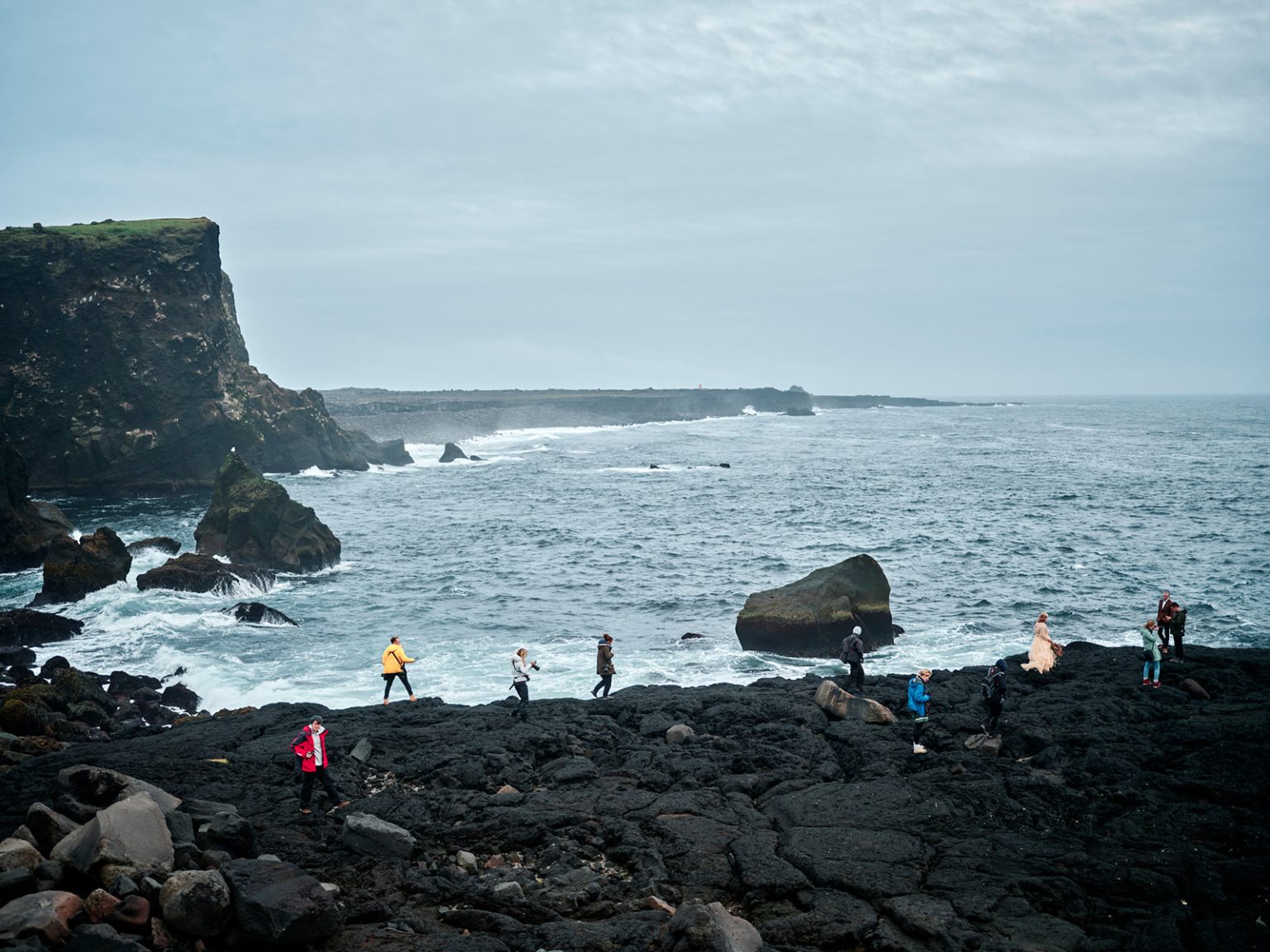 The couple among the sea stacks, a Reykjanes engagement