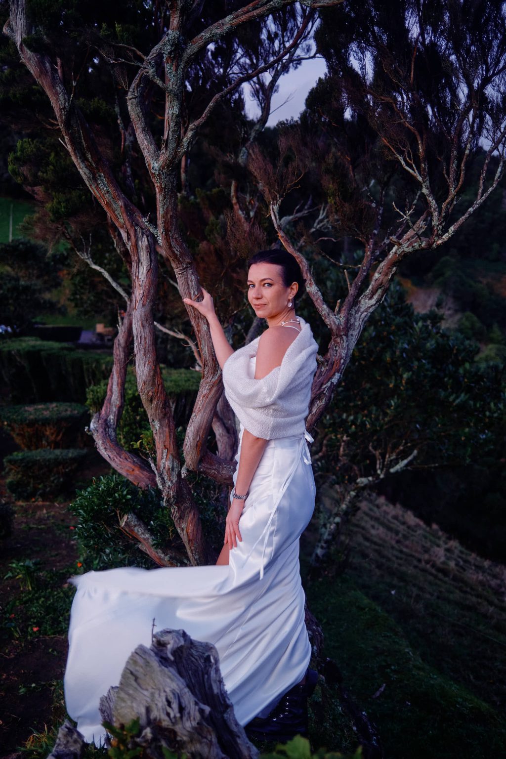 The bride by a lone tree on São Miguel