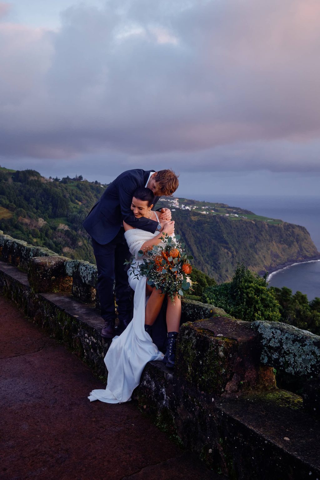 The couple on a São Miguel clifftop