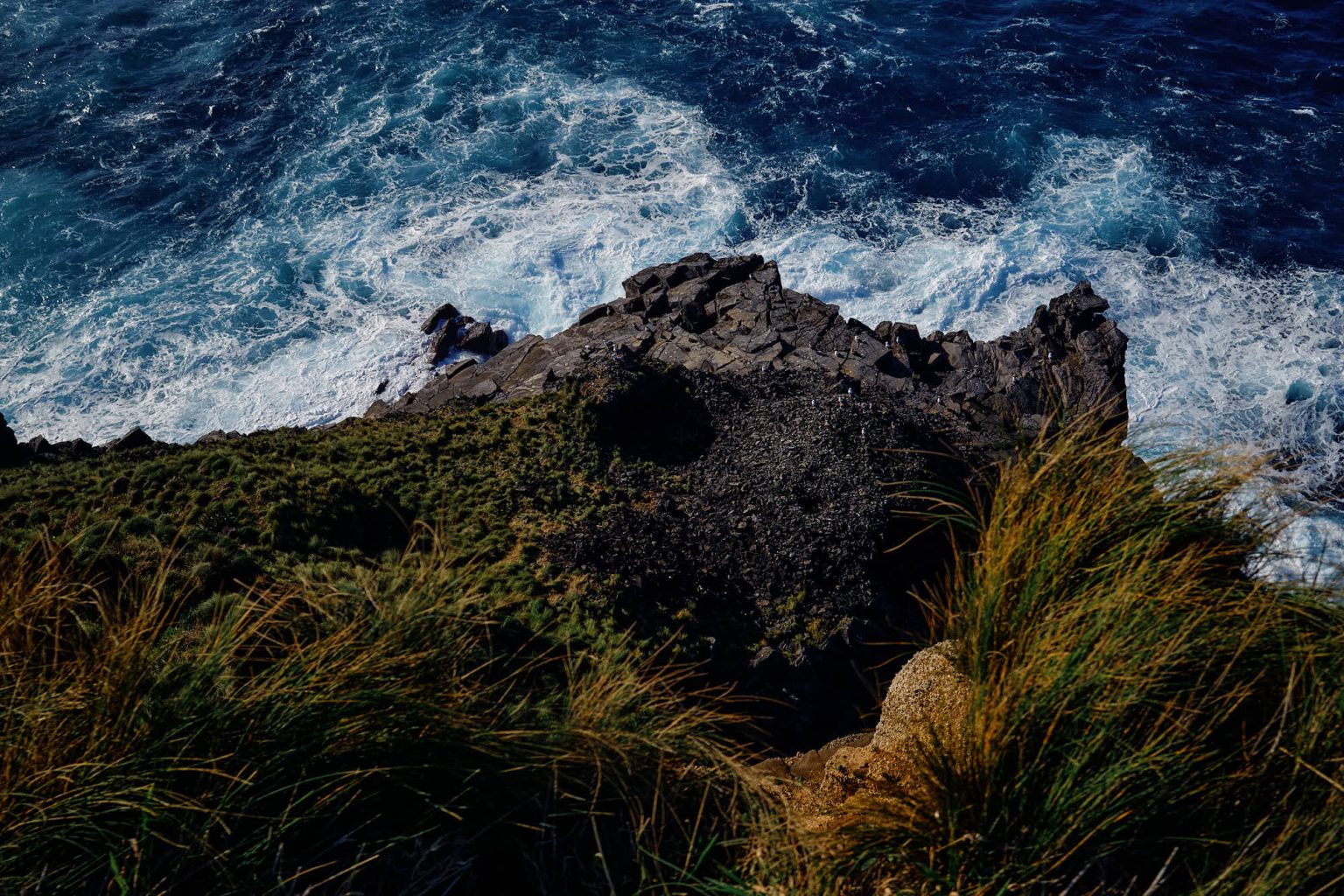 Waves on the rocks of São Miguel