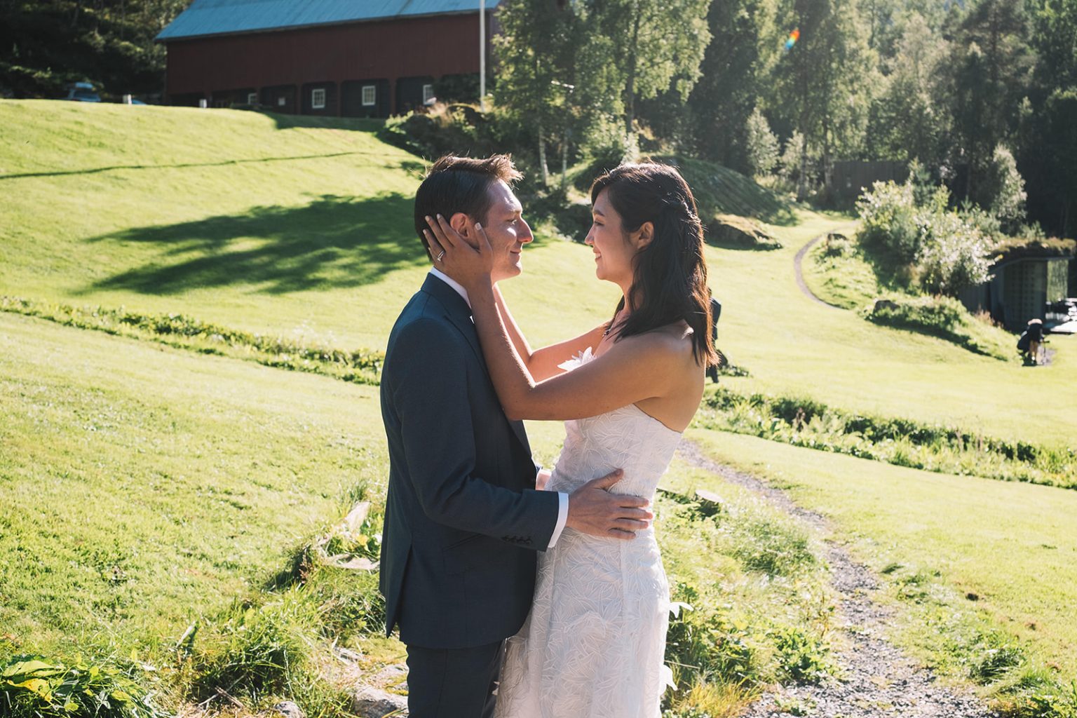A kiss among the guests after the ceremony, Juvet, Norway