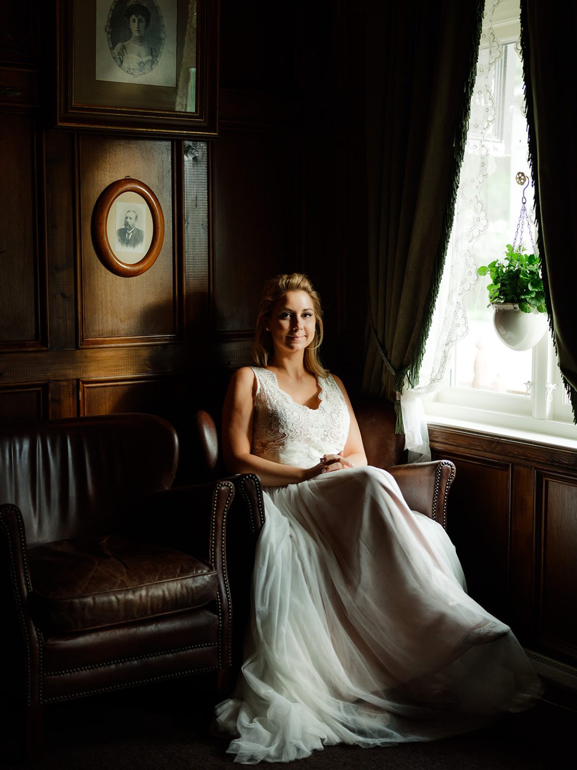 Bride in one of the antique rooms at Hotel Union Øye