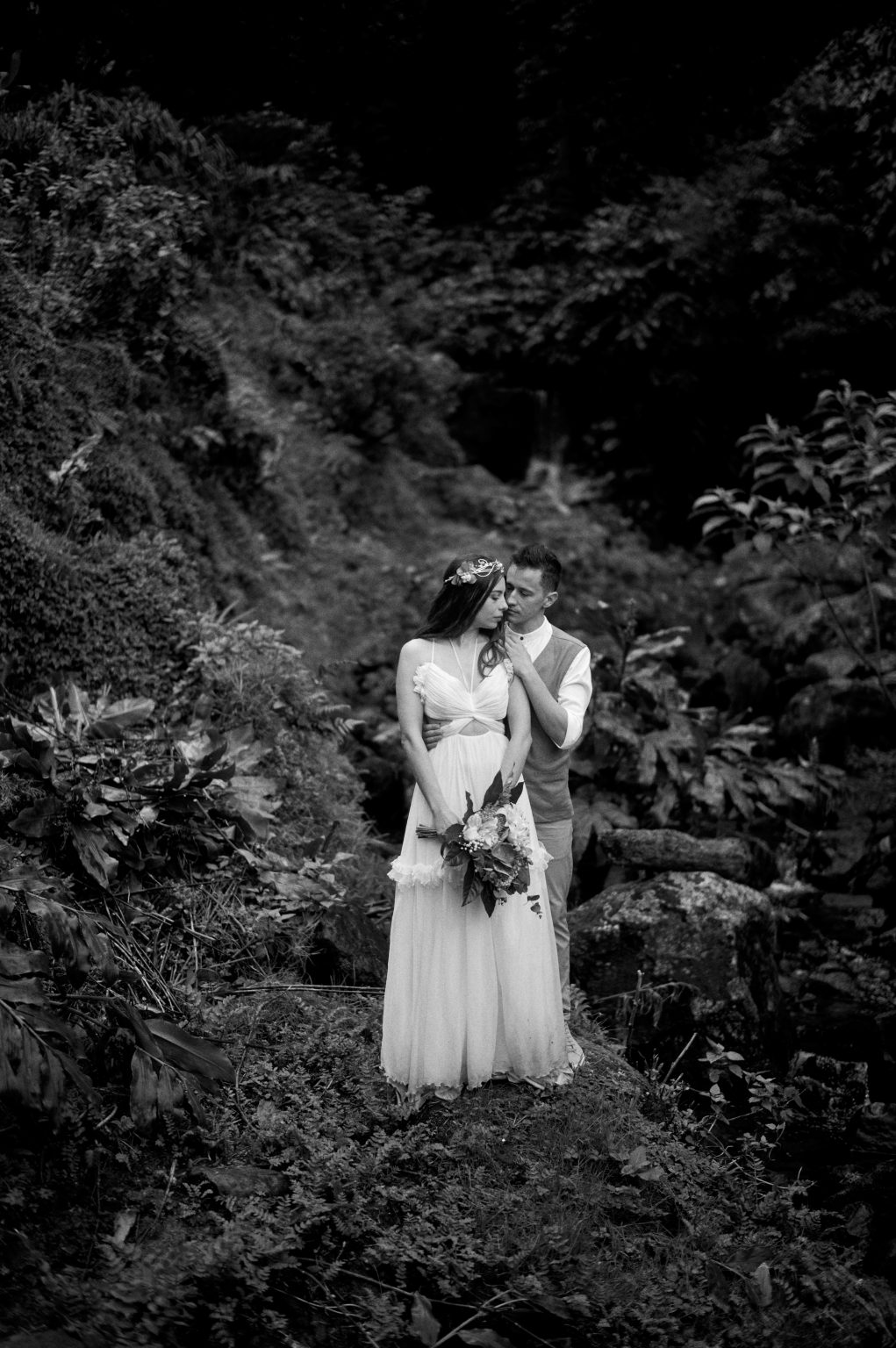 Silvia and Florin close in a São Miguel ravine