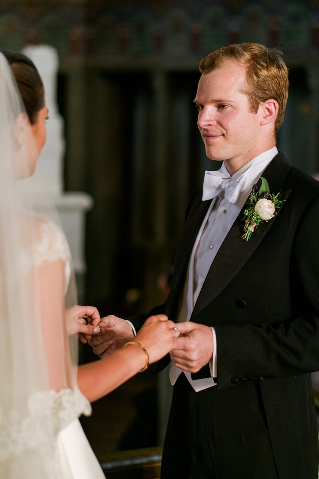 Exchanging rings at a Stockholm wedding