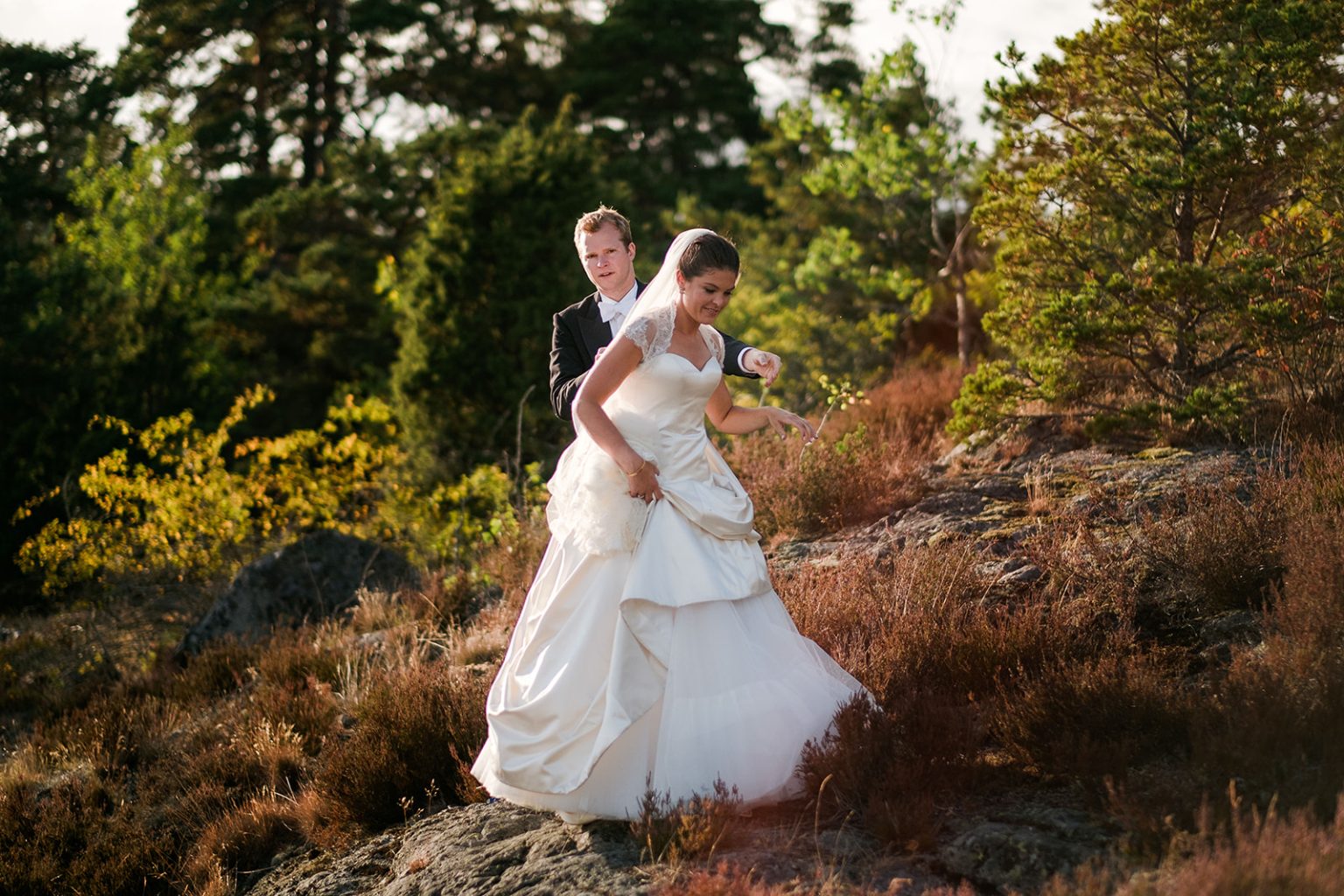 Bride and groom in the Stockholm archipelago