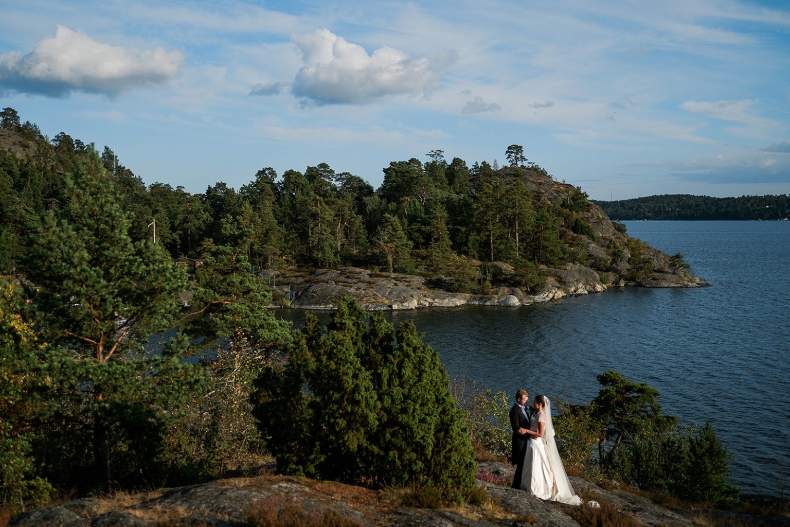 Bride and groom in the archipelago landscape