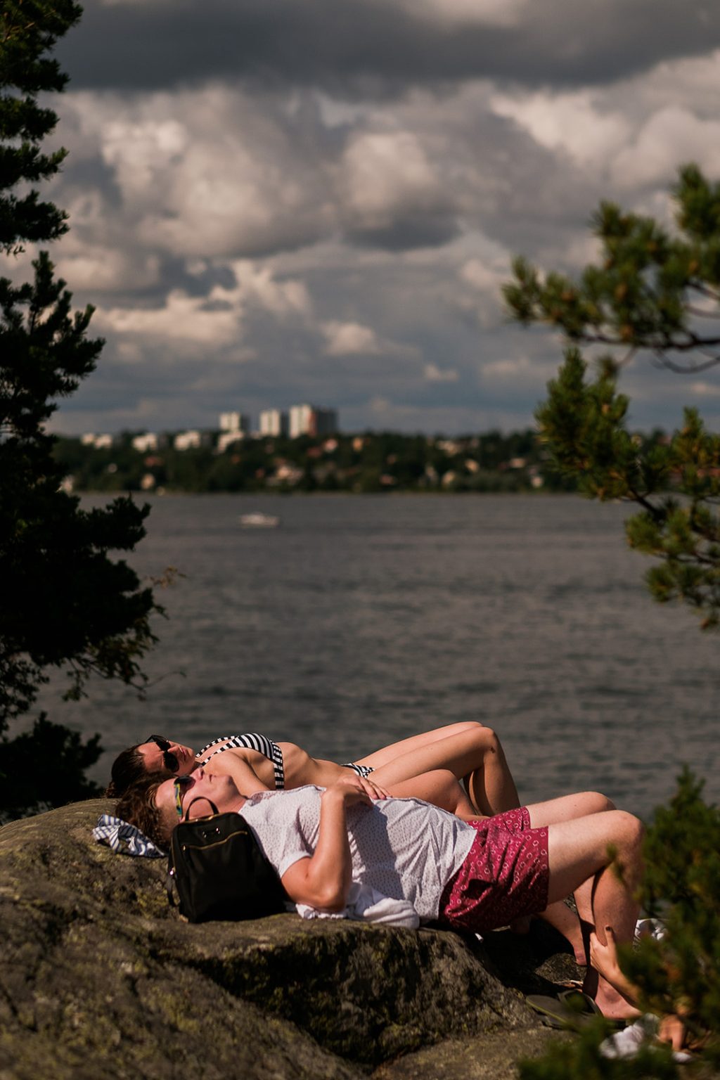 Guests on the rocks in the archipelago