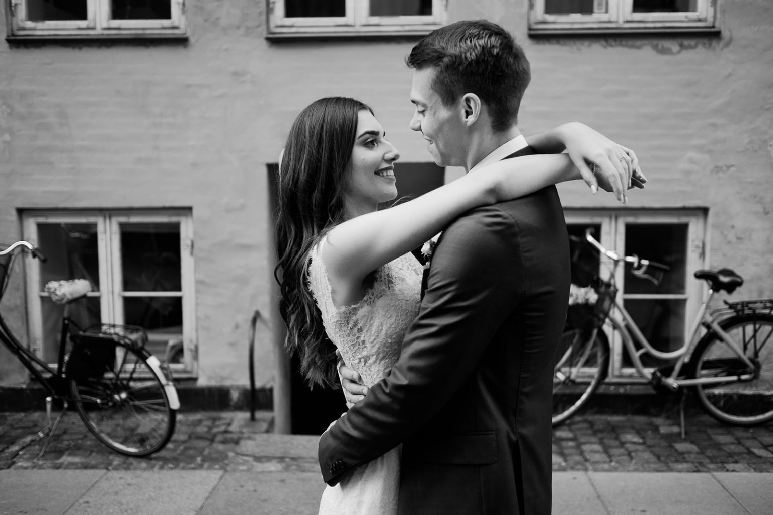 Bride and groom portrait in Copenhagen