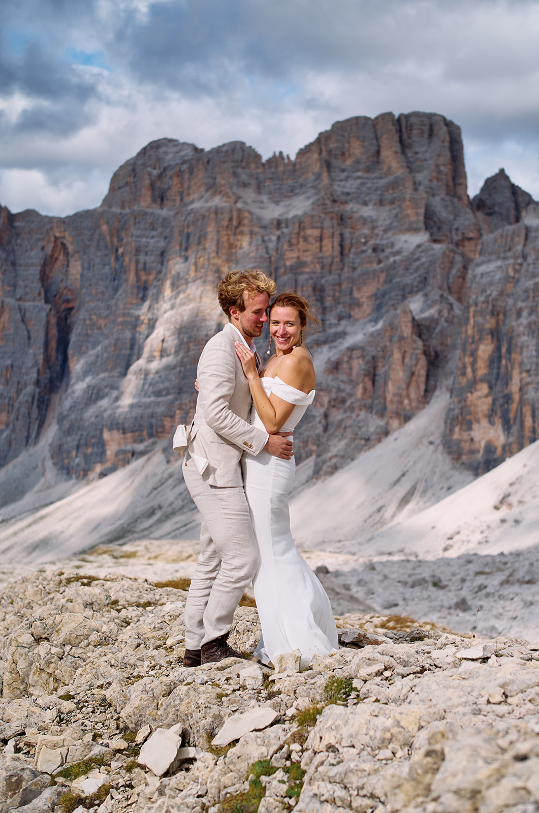 Couple at Rifugio Lagazuoi, Dolomites destination wedding