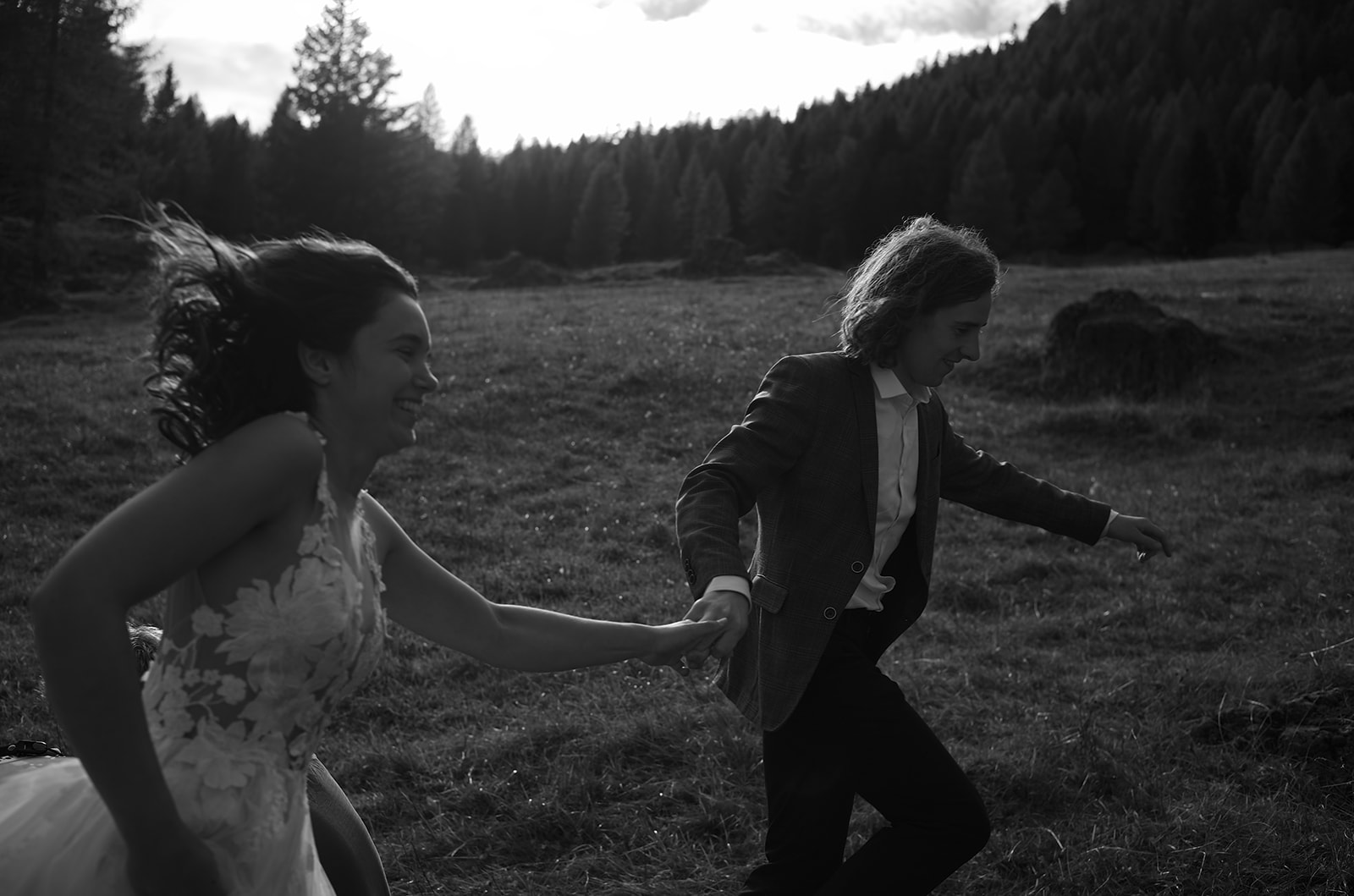 Bride and groom in the Dolomites