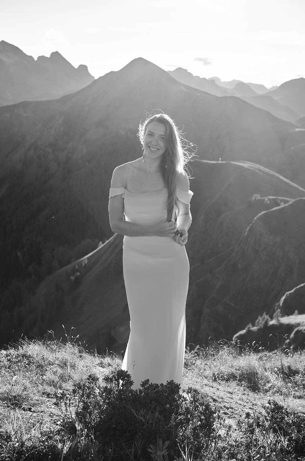 Golden hour couple portraits at Passo Giau, Dolomites
