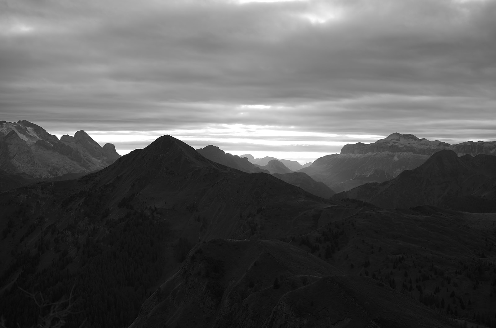 A black and white elopement in the Dolomites at sunset