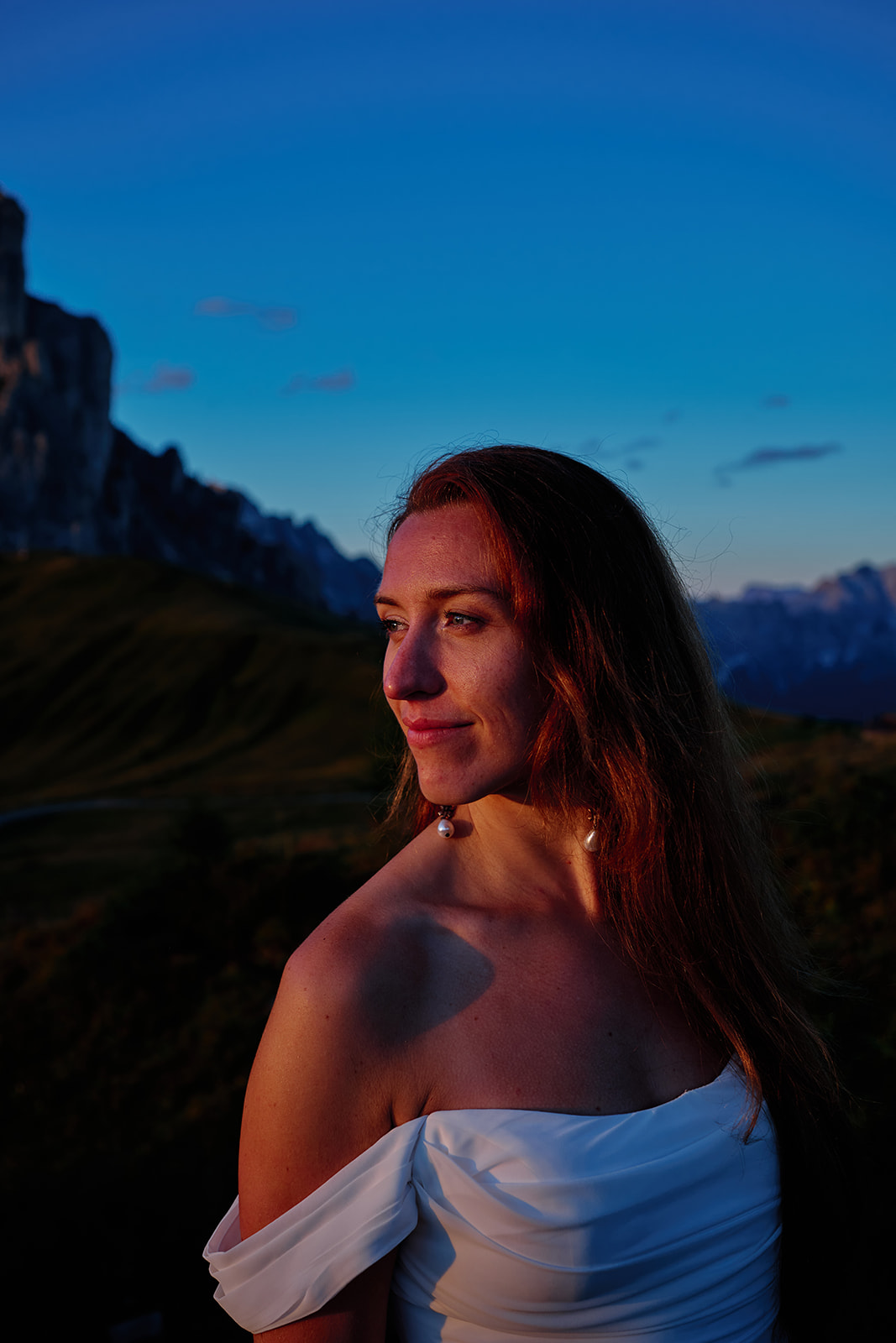 Golden hour couple portraits at Passo Giau, Dolomites