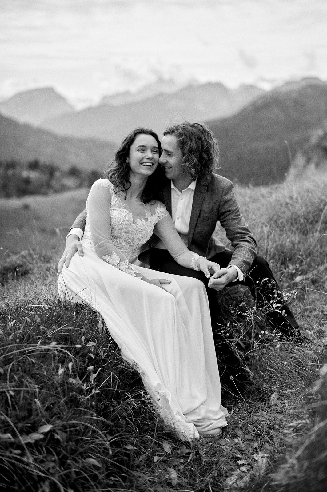 Yuliia and Gunnar in the meadows above Passo Giau