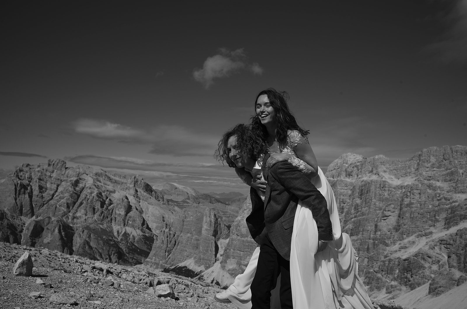 Bride and groom at Rifugio Lagazuoi in the Dolomites