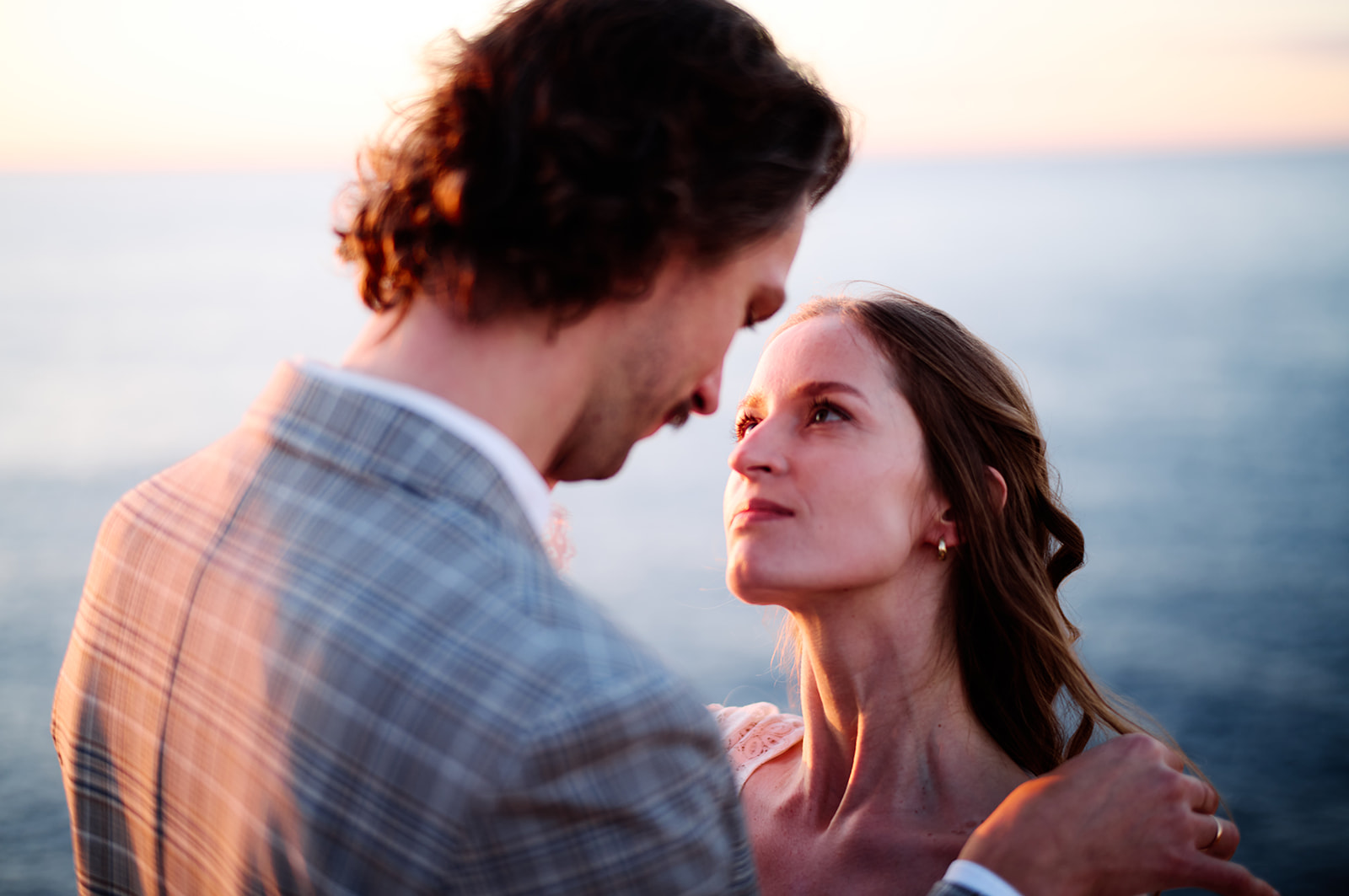 Bride and groom on the east coast of Mallorca at sunrise