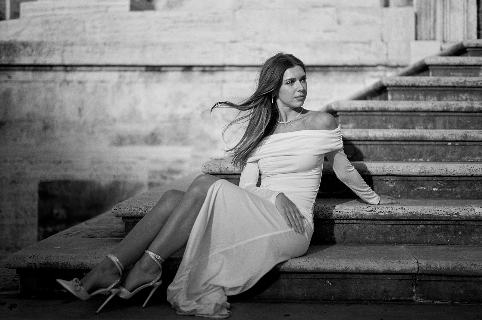 Elopement portraits at the Roman Forum in black and white