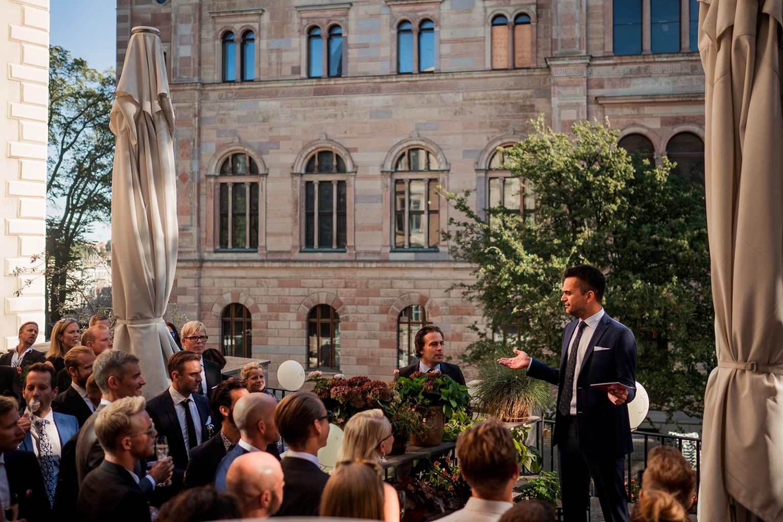 The wedding ceremony in the Lydmar Hotel courtyard