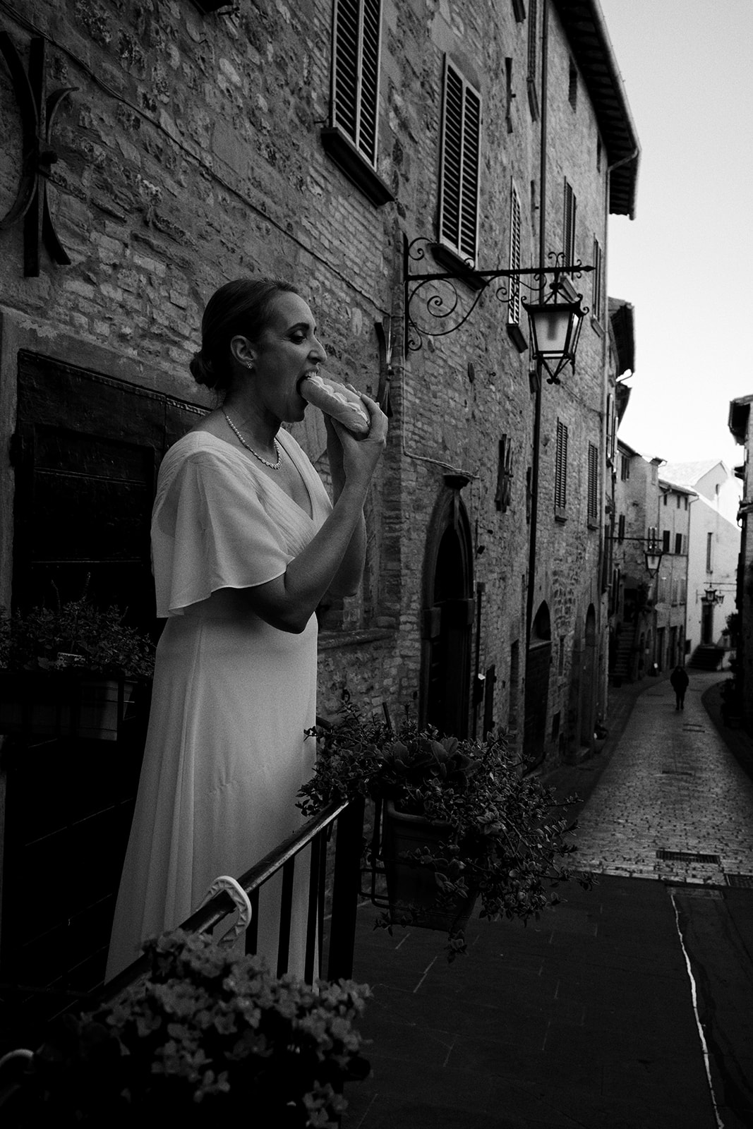 The stone lanes of Montone