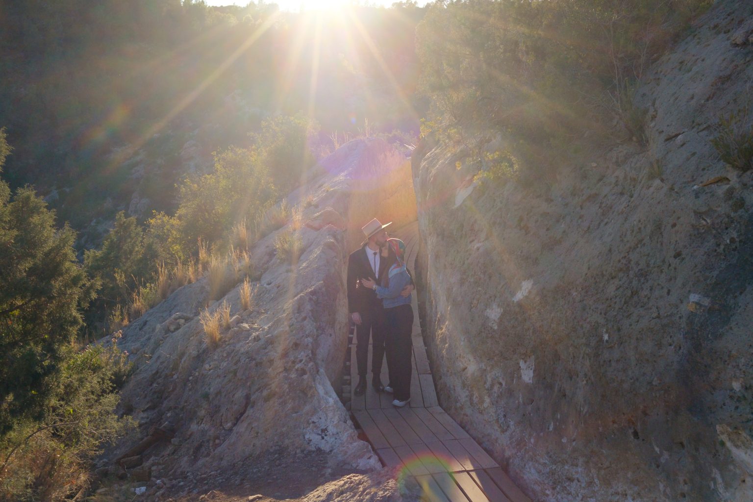 The couple small inside the gorge below the aqueduct, Valencia