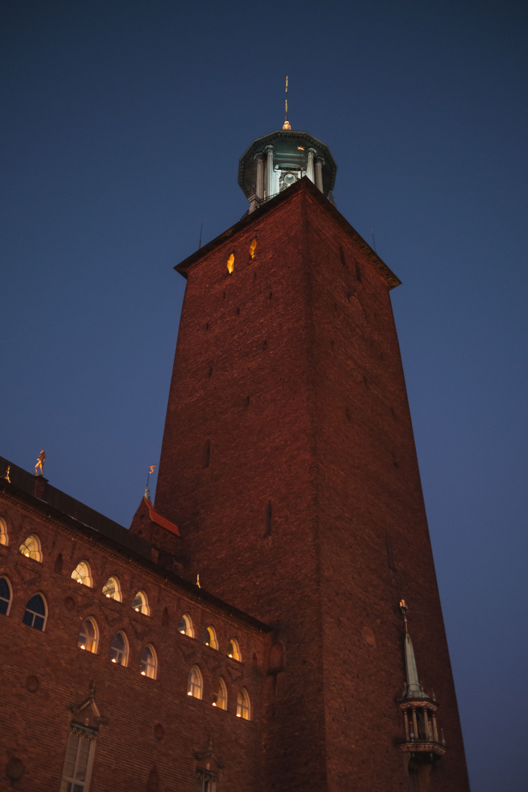 The tower of Stockholm City Hall after dark
