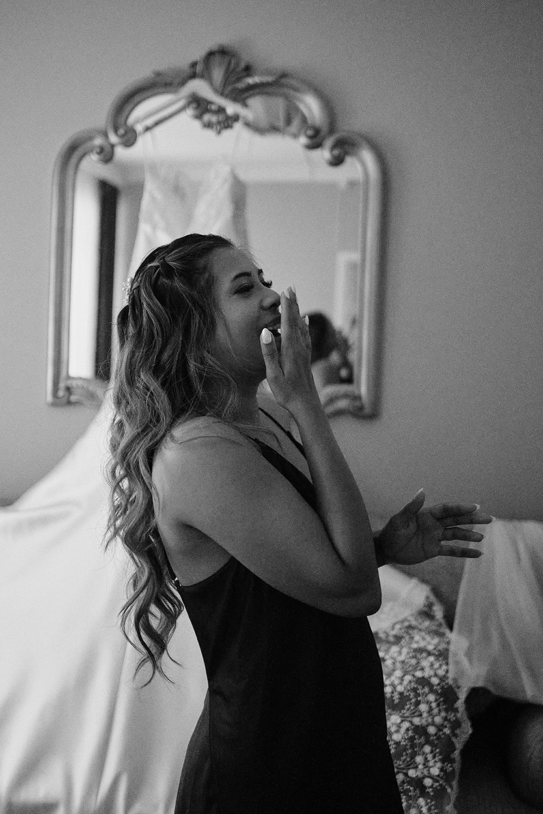 The bride getting ready at Gysinge Herrg&aring;rd, black and white
